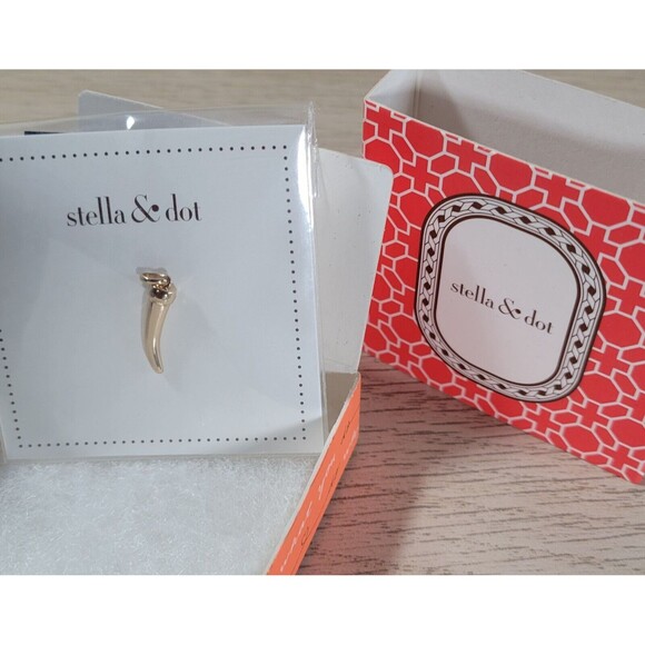 Stella & Dot Horn Charm Gold Tone Keep Collective Pendant Pave Horn Jewelry NEW - Picture 1 of 4